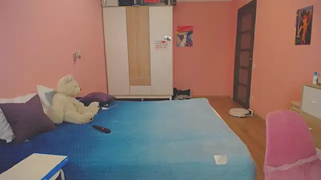 AnnsLove is online show from 03/13/25, 04:45