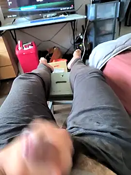 Snapshot of Aloxix chatting on 09/29/25, 08:30 Aloxix online show from 09/29/25, 08:30