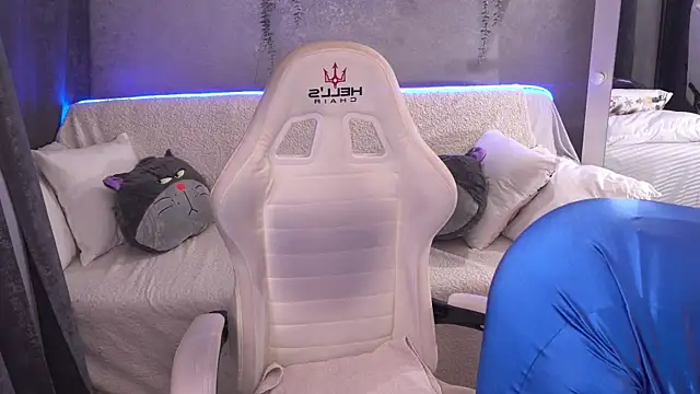 Snapshot of LilyFoxyy chatting on 11/27/25, 08:00 LilyFoxyy online show from 11/27/25, 08:00