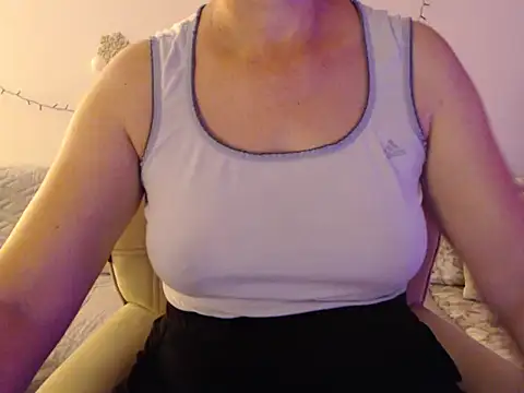 YourfantasyGiuly online show from 06/06/26, 09:03