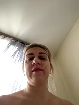 Snapshot of Lusi_Luxary chatting on 11/13/25, 05:17 Lusi Luxary online show from 11/13/25, 05:17