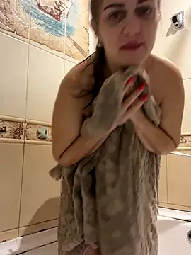 Snapshot of Lusi_Luxary chatting on 11/14/25, 04:22 Lusi Luxary online show from 11/14/25, 04:22