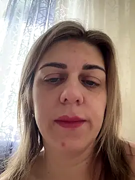 Snapshot of Lusi_Luxary chatting on 11/18/25, 04:06 Lusi Luxary online show from 11/18/25, 04:06