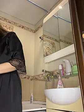 Snapshot of Lusi_Luxary chatting on 11/26/25, 05:52 Lusi Luxary online show from 11/26/25, 05:52