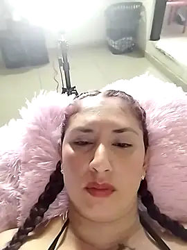 Snapshot of Megan-01- chatting on 03/05/25, 02:25 Megan-01- online show from 03/05/25, 02:25