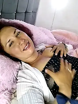 Snapshot of Megan-01- chatting on 03/13/25, 04:27 Megan-01- online show from 03/13/25, 04:27