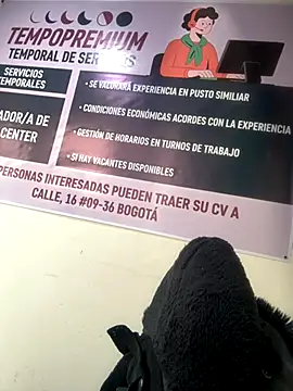 Snapshot of Megan-01- chatting on 09/18/25, 12:07 Megan-01- online show from 09/18/25, 12:07