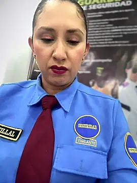 Snapshot of Megan-01- chatting on 11/27/25, 12:40 Megan-01- online show from 11/27/25, 12:40