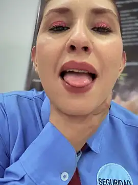 Snapshot of Megan-01- chatting on 11/28/25, 01:03 Megan-01- online show from 11/28/25, 01:03