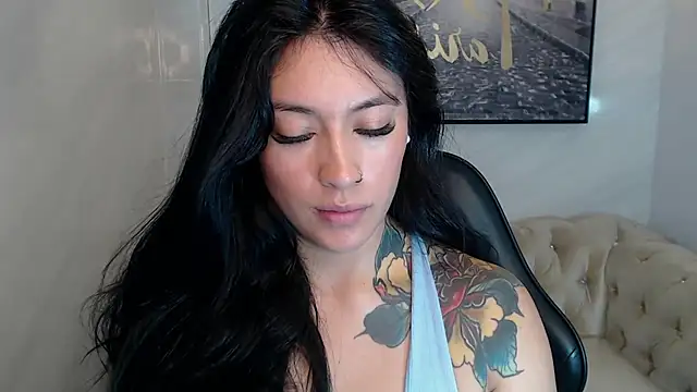 Isabella Collen v online show from 05/15/26, 01:29