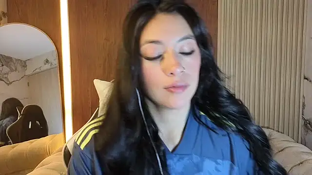 Snapshot of Isabella_Collen_v chatting on 07/03/26, 01:06 Isabella Collen v online show from 07/03/26, 01:06