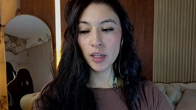 Snapshot of Isabella_Collen_v chatting on 07/16/26, 01:06 Isabella Collen v online show from 07/16/26, 01:06