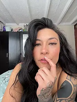Snapshot of Isabella_Collen_v chatting on 07/24/26, 01:09 Isabella Collen v online show from 07/24/26, 01:09