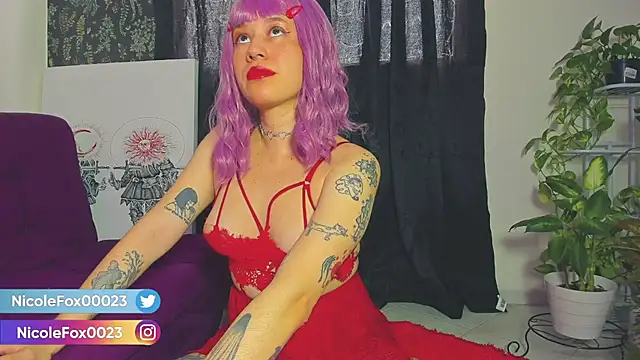 NicoleFox23  online show from 03/11/25, 06:52