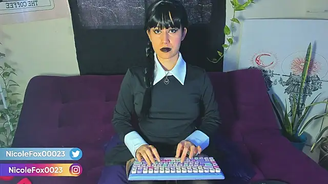 NicoleFox23  online show from 09/26/25, 08:02