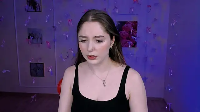 Snapshot of hazel_sullivan chatting on 03/21/26, 08:30 hazel sullivan online show from 03/21/26, 08:30
