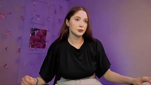 Snapshot of hazel_sullivan chatting on 04/11/26, 08:29 hazel sullivan online show from 04/11/26, 08:29