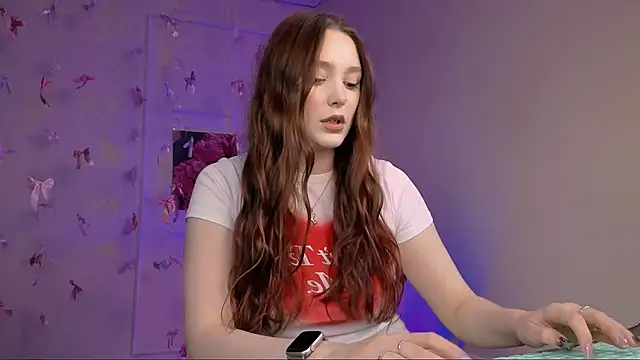 Snapshot of hazel_sullivan chatting on 04/14/26, 04:02 hazel sullivan online show from 04/14/26, 04:02