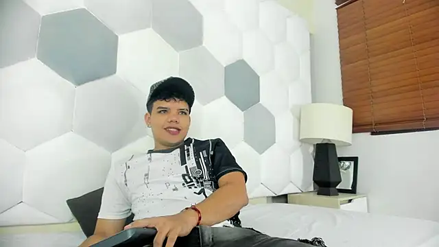 Axel Forte online show from 04/29/26, 02:10