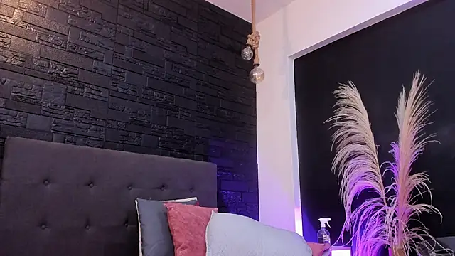 Snapshot of Maite_Smith_ chatting on 10/13/25, 12:27 Maite Smith  online show from 10/13/25, 12:27