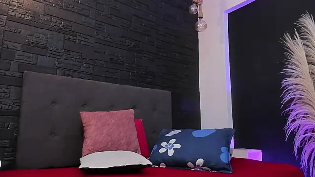 Snapshot of Maite_Smith_ chatting on 10/20/25, 12:16 Maite Smith  online show from 10/20/25, 12:16