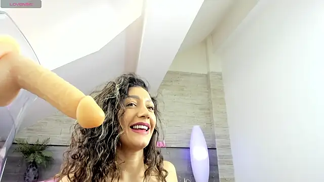 chiara conti online show from 03/11/25, 08:41