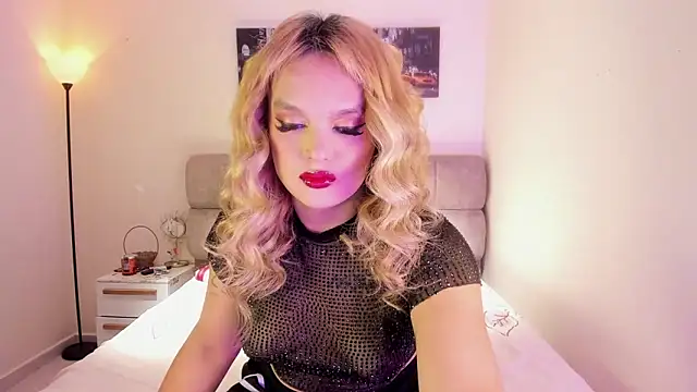 Snapshot of ScarletThompsonx chatting on 10/04/25, 12:30 ScarletThompsonx online show from 10/04/25, 12:30