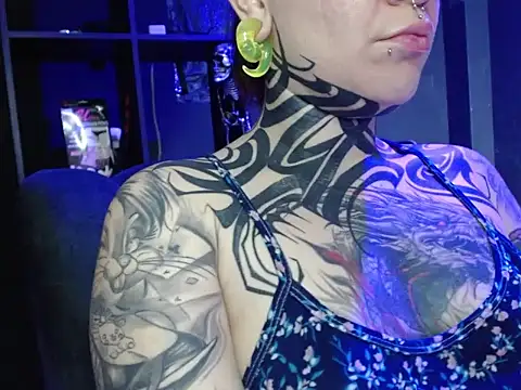 Snapshot of Pandora_9666 chatting on 11/28/25, 01:19 Pandora 9666 online show from 11/28/25, 01:19