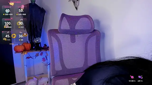 MiaWilsson  online show from 10/10/25, 04:00