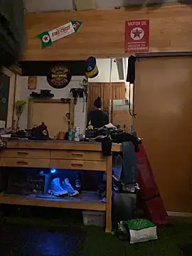 Snapshot of Polaroid_White chatting on 11/02/25, 10:28 Polaroid White online show from 11/02/25, 10:28