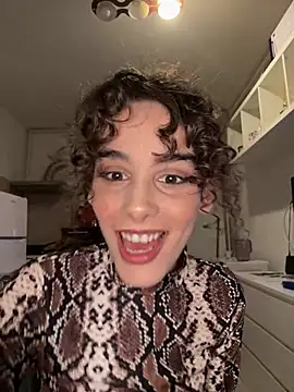 Snapshot of Mazzekyn chatting on 03/08/25, 02:40 Mazzekyn online show from 03/08/25, 02:40