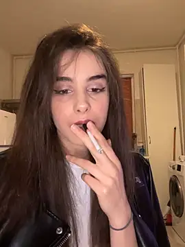 Snapshot of Mazzekyn chatting on 03/10/25, 02:37 Mazzekyn online show from 03/10/25, 02:37