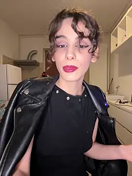 Snapshot of Mazzekyn chatting on 03/15/25, 06:43 Mazzekyn online show from 03/15/25, 06:43