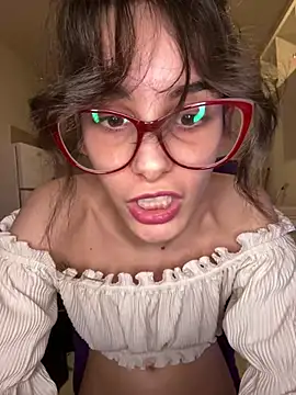 Snapshot of Mazzekyn chatting on 03/17/25, 09:23 Mazzekyn online show from 03/17/25, 09:23