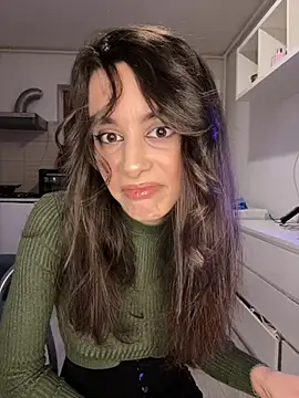 Snapshot of Mazzekyn chatting on 03/22/25, 07:20 Mazzekyn online show from 03/22/25, 07:20