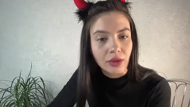 Just Scarlet  online show from 03/14/25, 11:23