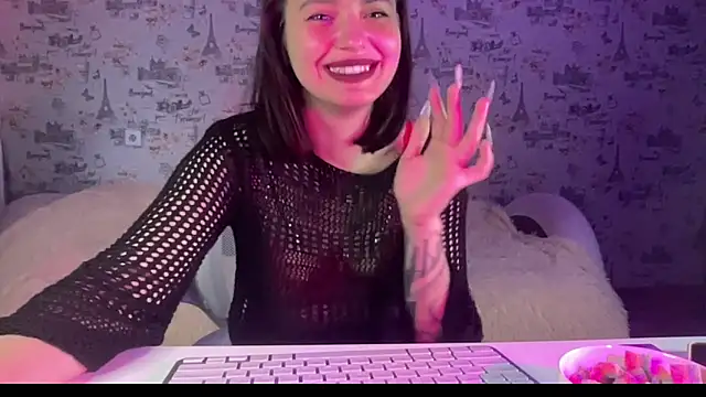 Just Scarlet  online show from 09/22/25, 11:23