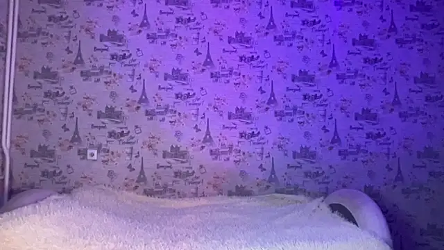 Just Scarlet  online show from 10/15/25, 10:37