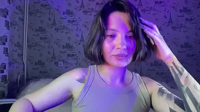 Just Scarlet  online show from 10/17/25, 11:57