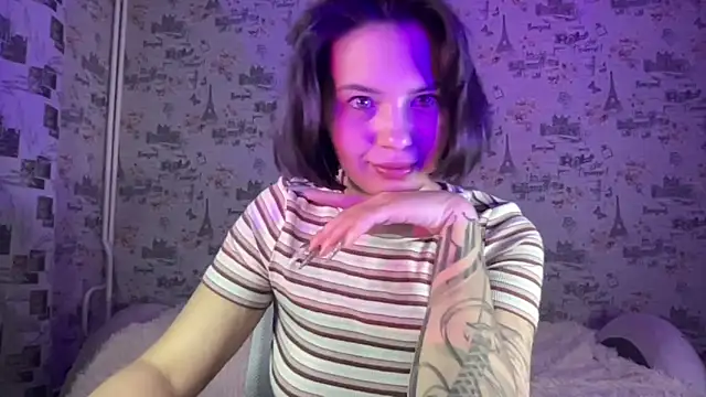 Just Scarlet  online show from 10/18/25, 11:55