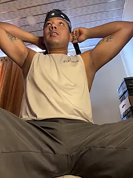 Snapshot of Saipuer31 chatting on 05/17/26, 06:04 Saipuer31 online show from 05/17/26, 06:04