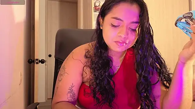 Snapshot of tatiana_10 chatting on 07/10/26, 04:17 tatiana 10 online show from 07/10/26, 04:17