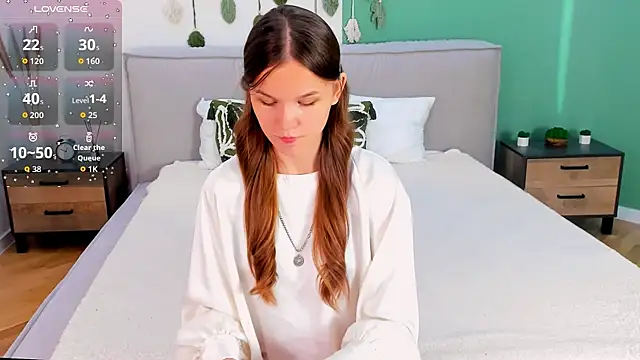 Amber Rogers online show from 10/08/25, 02:14