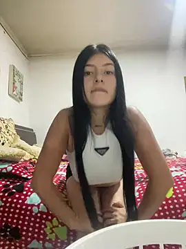 Snapshot of Alexandra090 chatting on 02/24/25, 02:40 Alexandra090 online show from 02/24/25, 02:40