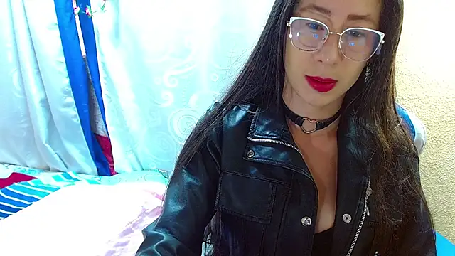 Gia leinn online show from 12/17/25, 03:18