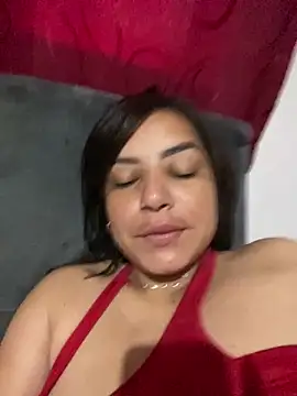 Snapshot of Sara_chanel92 chatting on 10/25/25, 12:23 Sara chanel92 online show from 10/25/25, 12:23