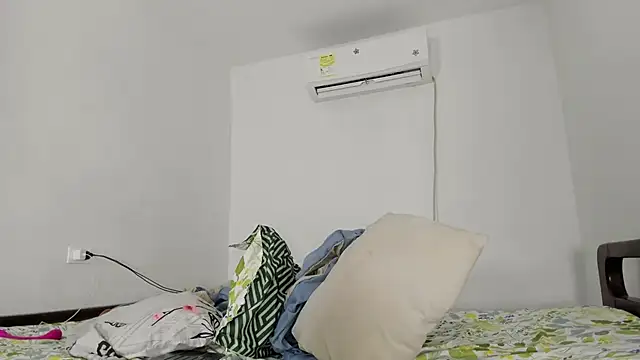 Snapshot of flor_herrera01 chatting on 03/22/25, 08:51 flor herrera01 online show from 03/22/25, 08:51