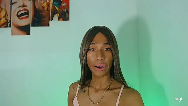 Snapshot of red_veltet chatting on 10/14/25, 02:12 red veltet online show from 10/14/25, 02:12