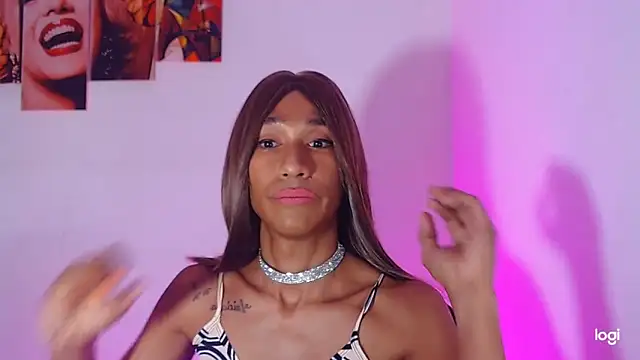 Snapshot of red_veltet chatting on 10/27/25, 03:10 red veltet online show from 10/27/25, 03:10