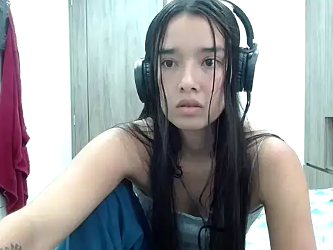 Snapshot of _luna_777 chatting on 04/09/26, 01:16 luna 777 online show from 04/09/26, 01:16